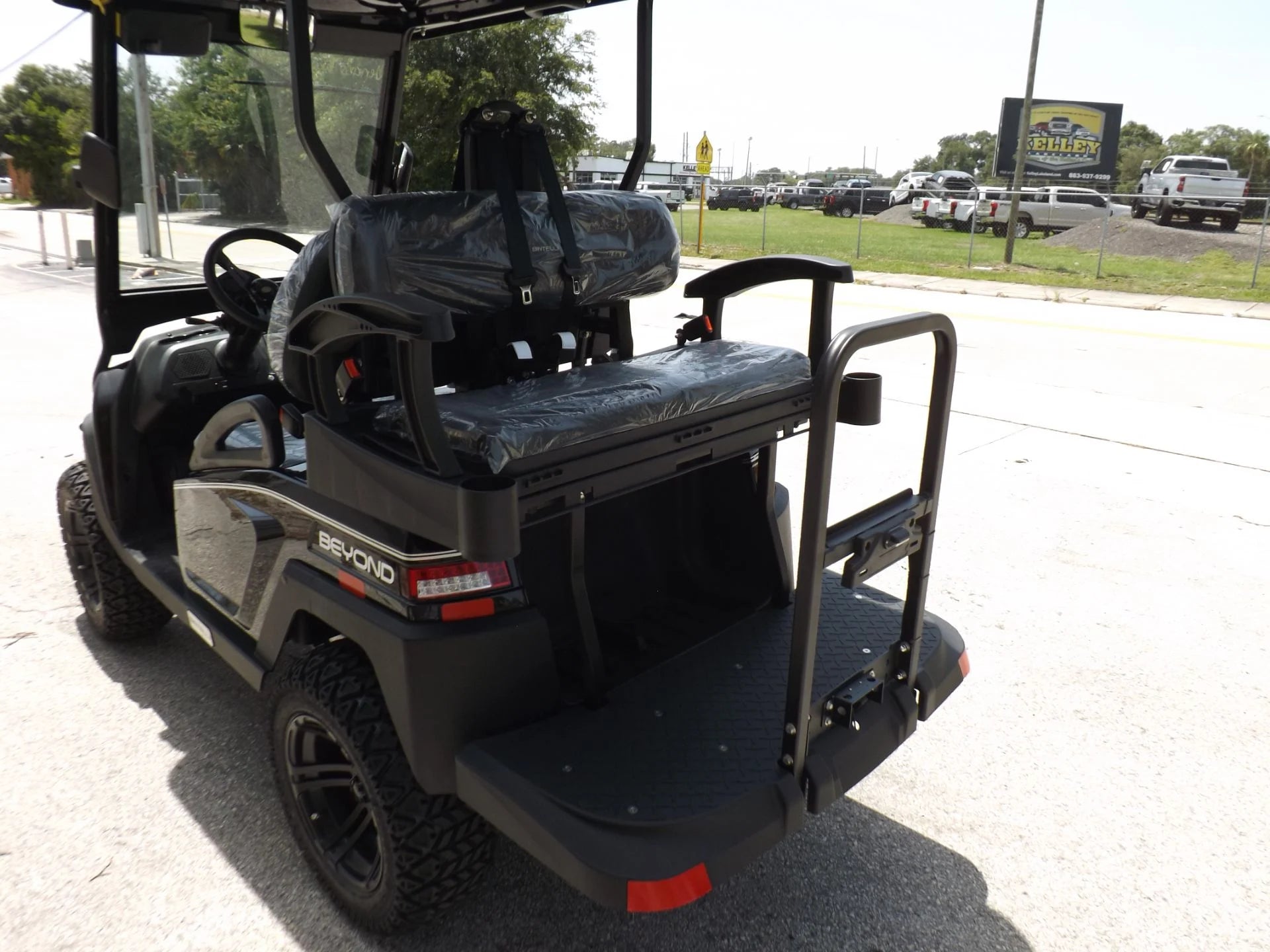 2022 Bintelli BEYOND 4P Lifted Golf Cart for Sale image 16