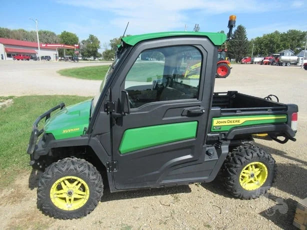 2021 John Deere Gator 4WD XUV 835R Utility Cart for Sale image 0