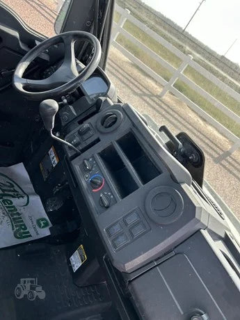 2019 John Deere Gator XUV 835M 4WD Utility Cart for Sale image 4