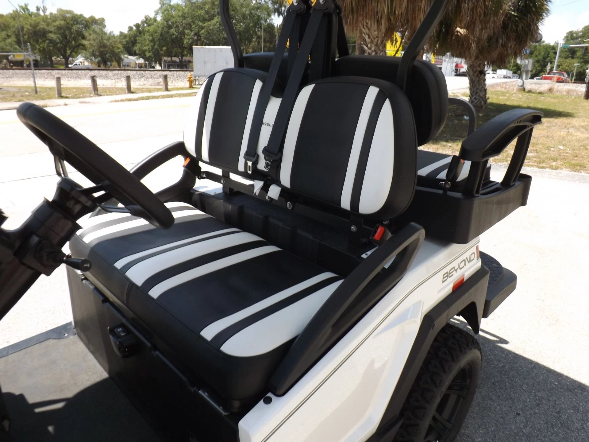 White 2022 Bintelli BEYOND 4P Lifted Golf Cart for Sale image 16